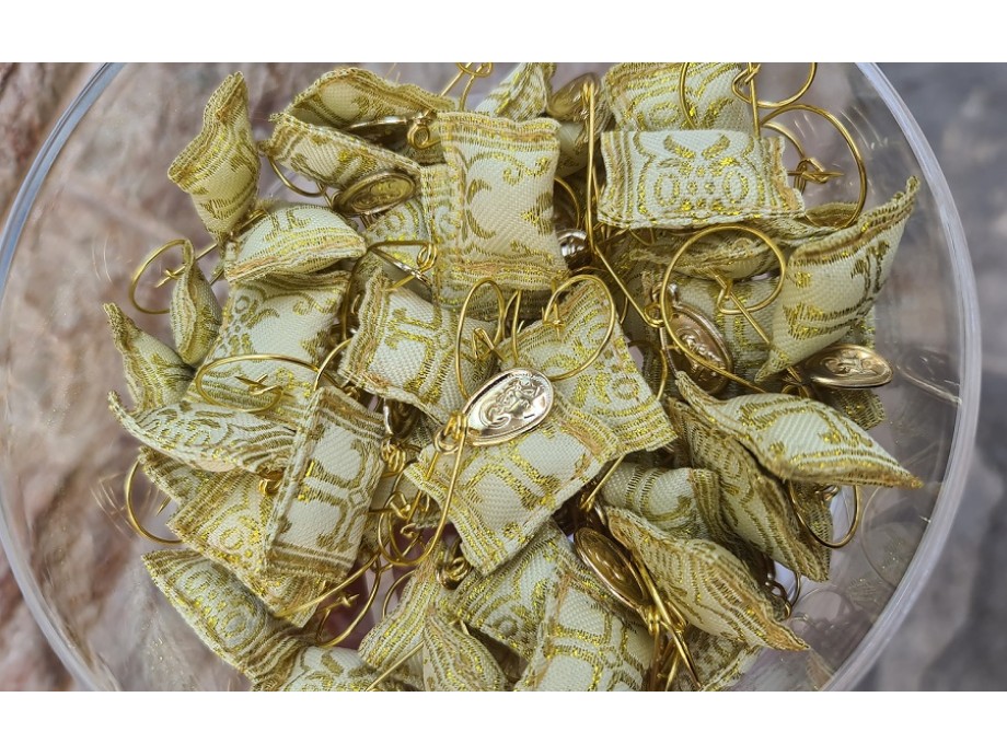 Χειροποίητα μαρτυρικά φυλαχτό με Παναγίτσα